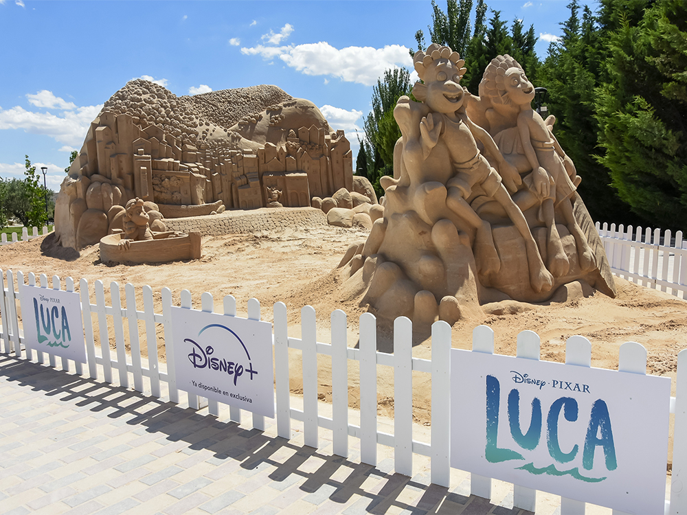 El Parque Europa acoge la escultura gigante de arena de Portorosso, el pueblo de la nueva película de Disney “Luca”