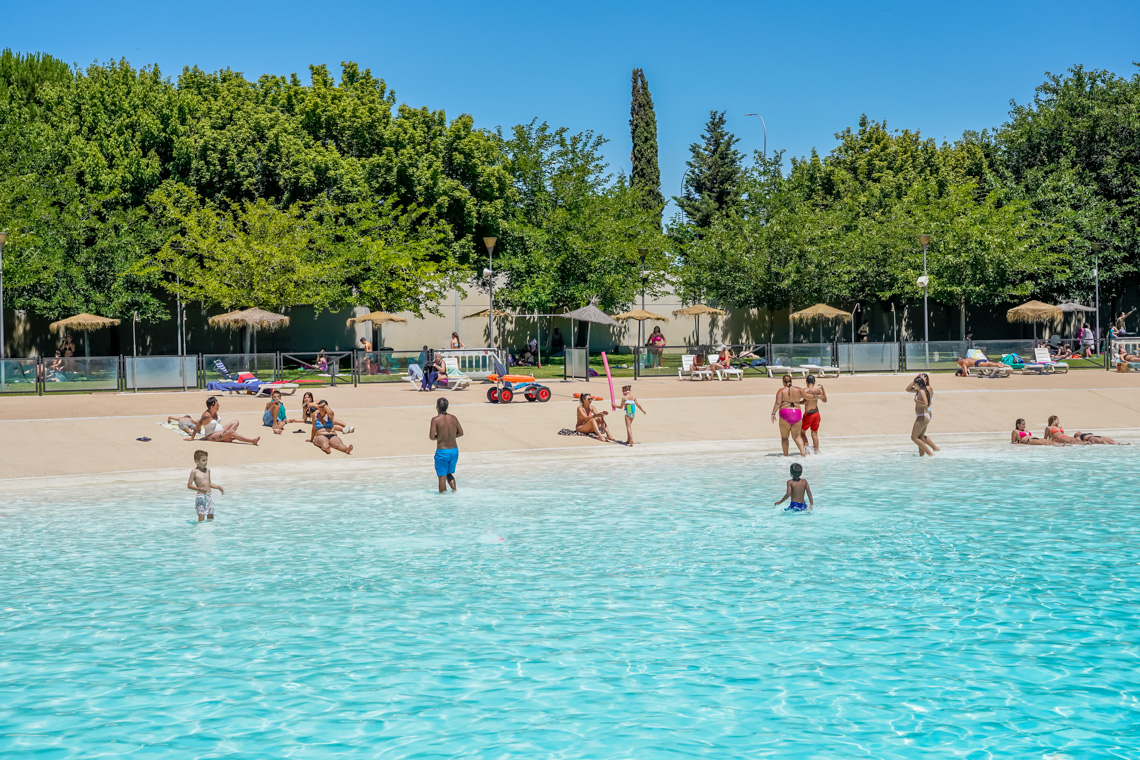 Torrejón de Ardoz cuenta con la única Piscina de Olas municipal de España  situada en el Complejo Deportivo Juan Antonio Samaranch
